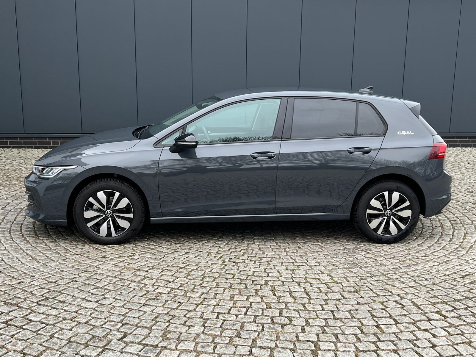 Fahrzeugabbildung Volkswagen Golf VIII GOAL 1.5 TSI *LED, App Connect, 16'-LM