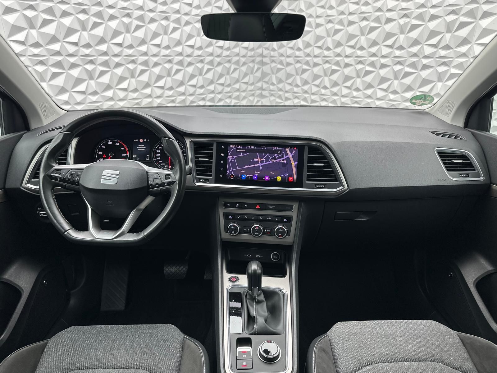 Fahrzeugabbildung SEAT ATECA 1.5TSI ANDROID/KAMERA/PDC/ACC/AHK/LED/NAVI