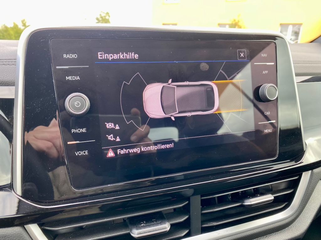 Fahrzeugabbildung Volkswagen T-Roc Cabriolet 1.5 DSG R-Line AAC GJR AHK NAVI