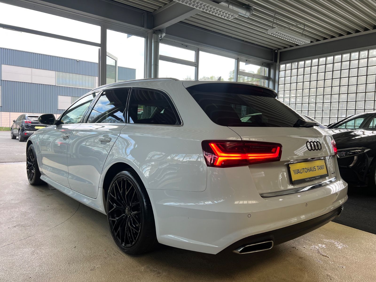 Fahrzeugabbildung Audi A6 Avant 2.0 TDI quattro