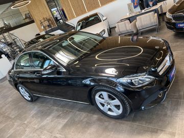 Mercedes-Benz C180 CGI Limousine Avantgarde*NAVI*LED*TEILLEDER