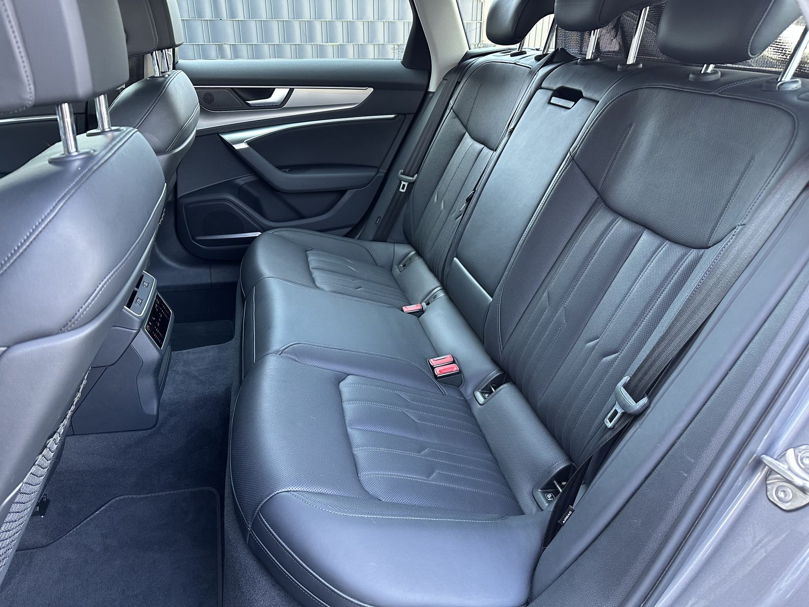 Fahrzeugabbildung Audi A6 Avant 40 TDI Sport NAV+LED+AHK+B&O+HUD+KAM+VC