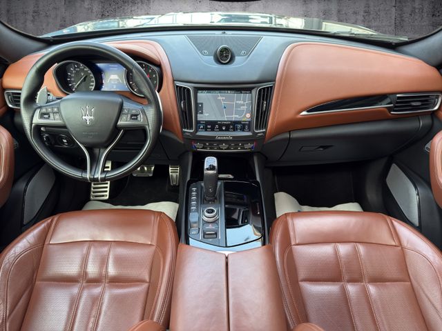 Maserati Levante GranSport S Q4*PANO*LED*SOFT*B&W*360°