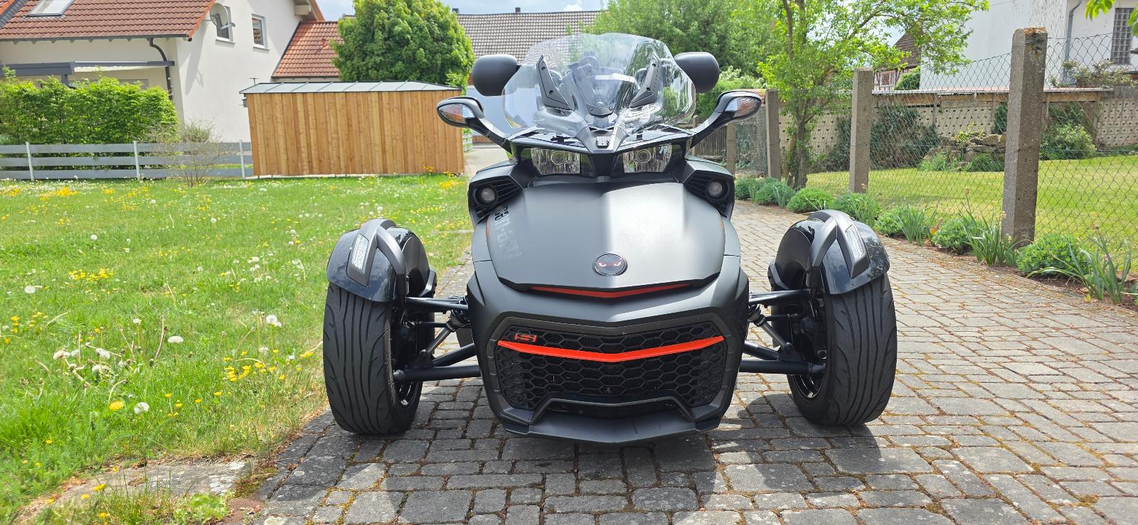【中古】PETROLPICS mobile.de | second-hand Motocicletă | second-hand Can-Am Can-Am 洋書
