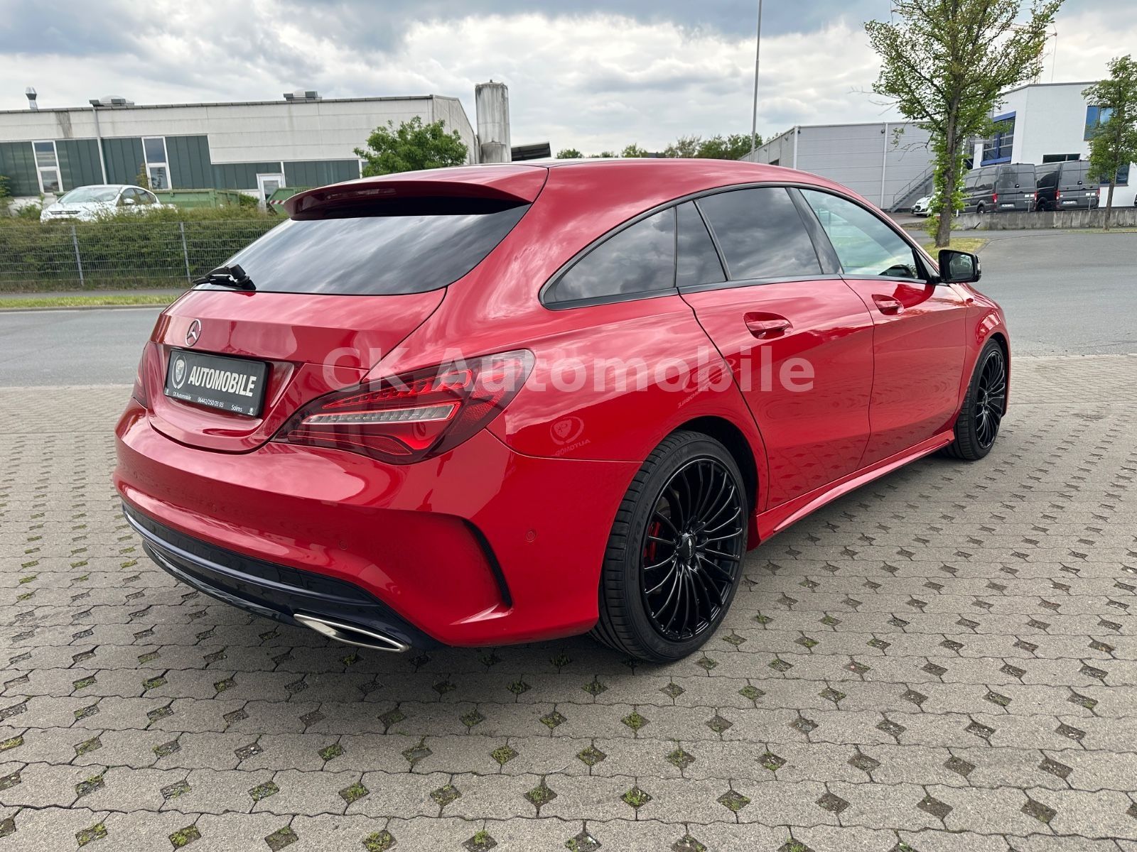 Fahrzeugabbildung Mercedes-Benz CLA 200 Shooting Brake AMG-Line/Night-Paket/LED
