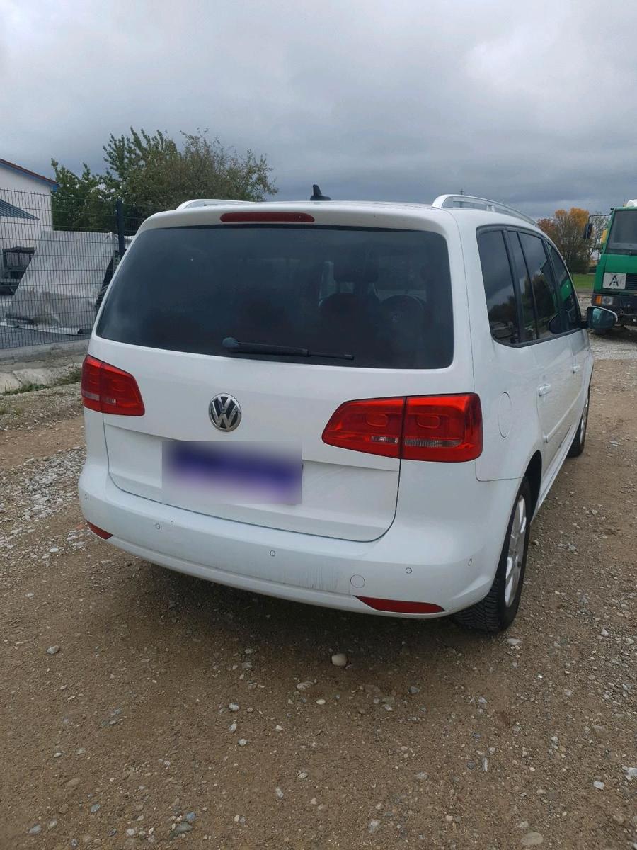 Volkswagen Touran 2015 — engine 105 HP (77kW)