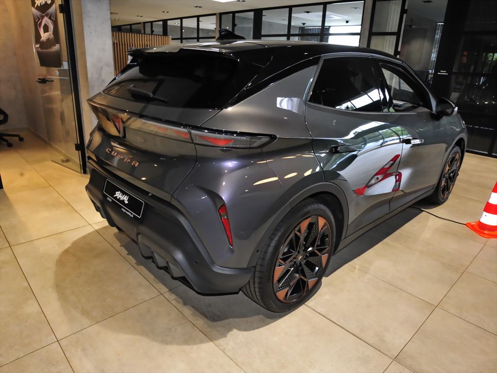 Cupra Raval Edition Dynamic Plus 52 kWh Matrix 19 Zoll imagem 3