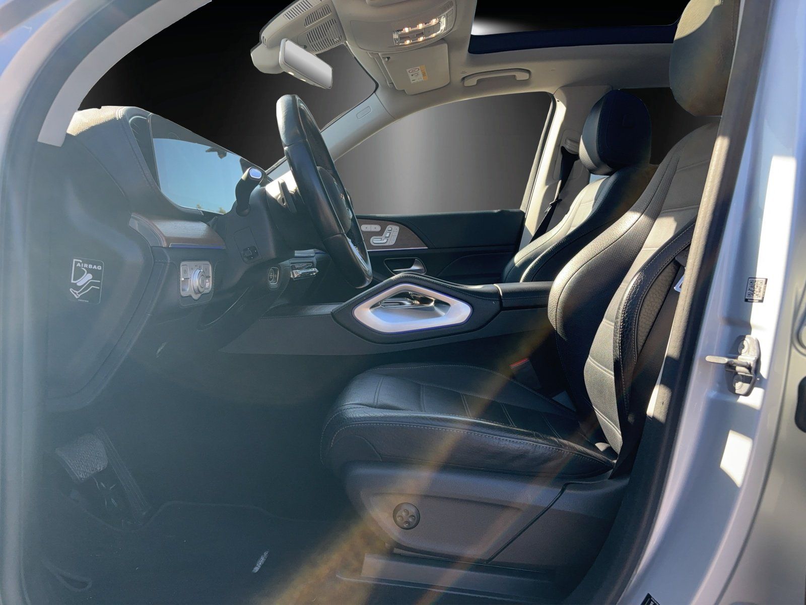 Fahrzeugabbildung Mercedes-Benz GLE300d AMG Pano DISTRO Sitzklima AHK KeyGo MLED