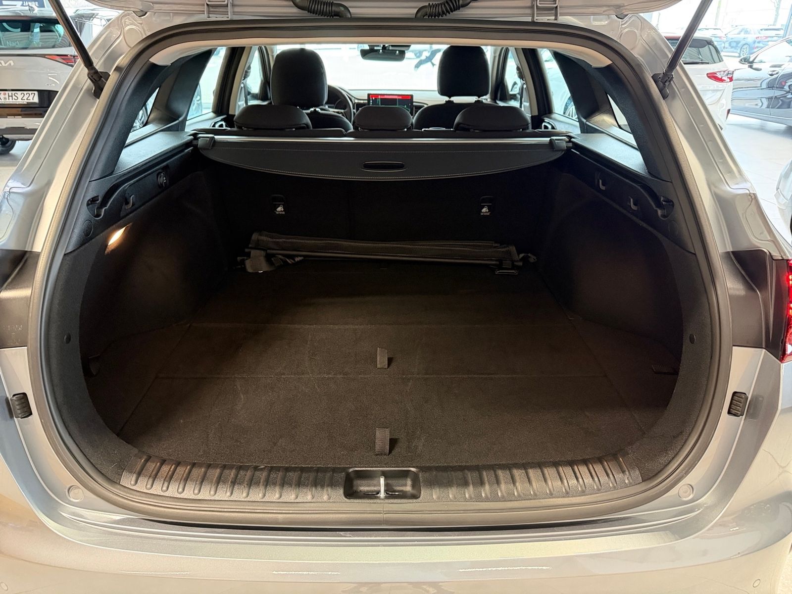 Fahrzeugabbildung Kia CEED_SW 1.5T 140 DCT7 VISION KOMF+ (NAV)