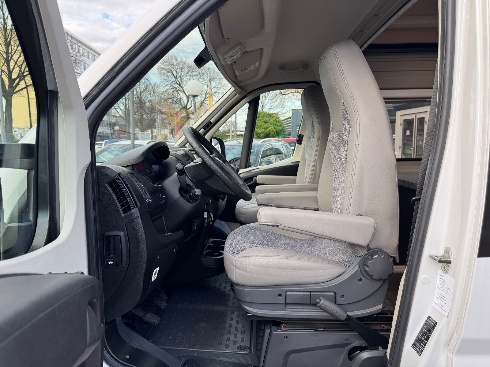 Fahrzeugabbildung Sunlight Cliff 640 FIAT EINZELLBETTEN TV KAMERA 18 ZOLL