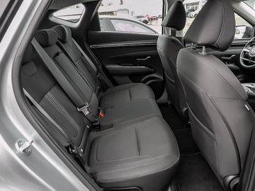 Hyundai Tucson 1.6 T-GDI NX4 Basis 4WD Autom Navi Kamera