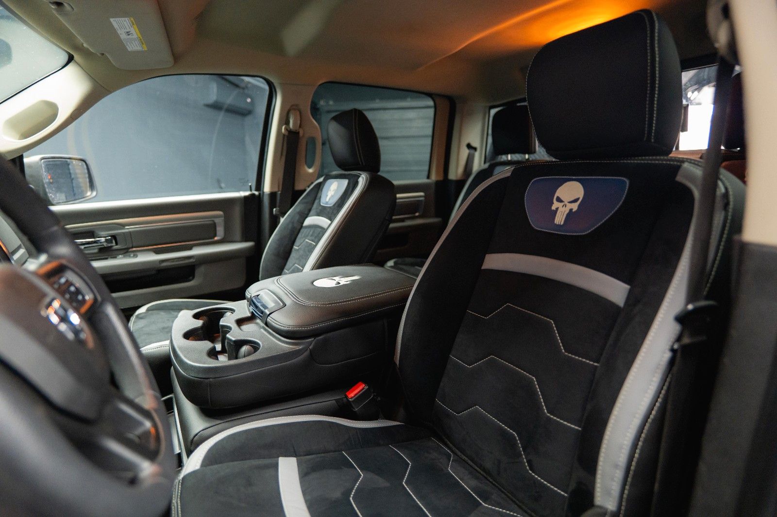 Fahrzeugabbildung Dodge RAM 5.7 V8 HEMI 4x4 OFFROAD Night Edition *19%*