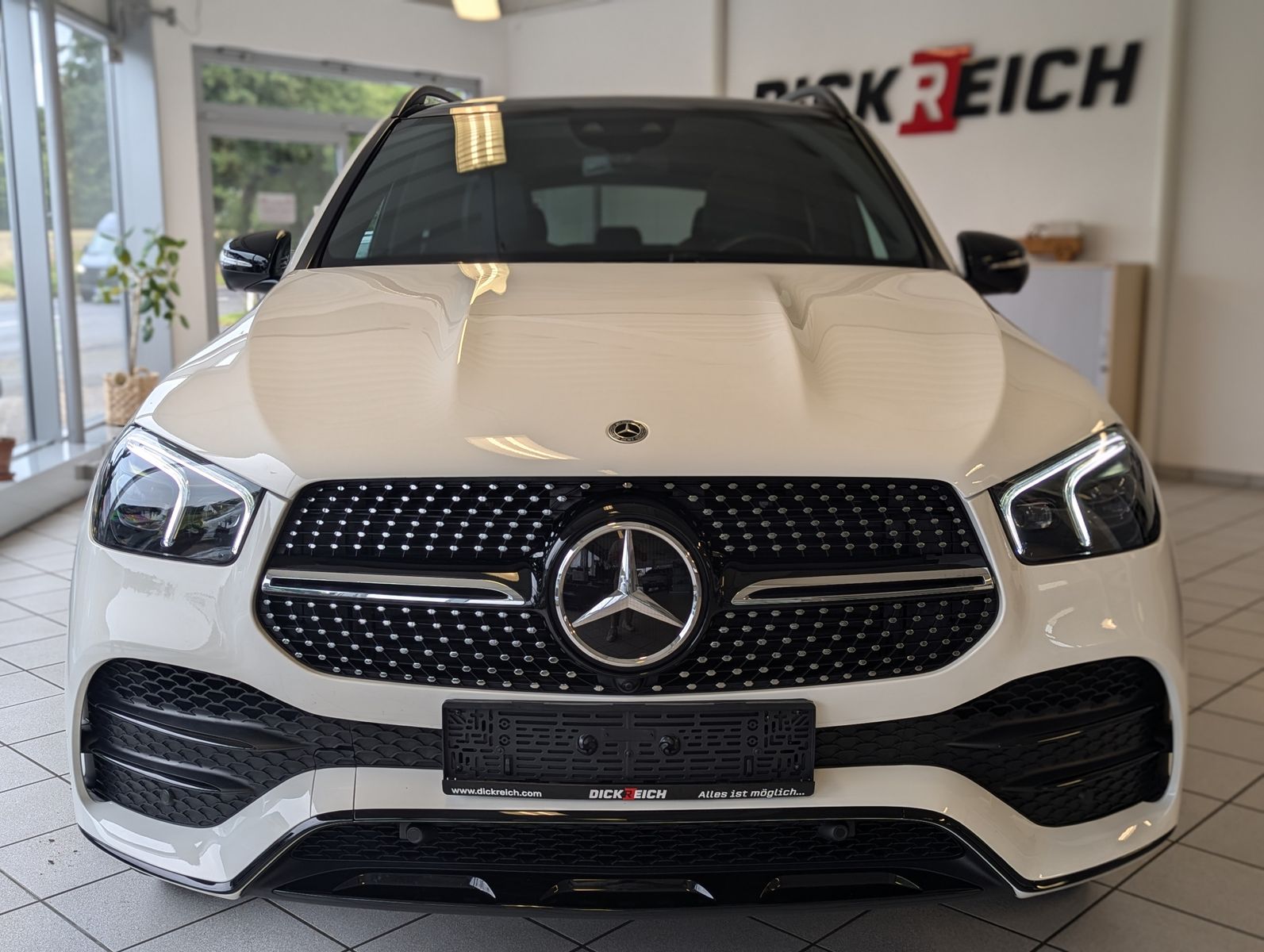 MERCEDES-BENZ GLE 400 d 4M AMG Pano Burmester Multibeam AHK 21 - Image 2