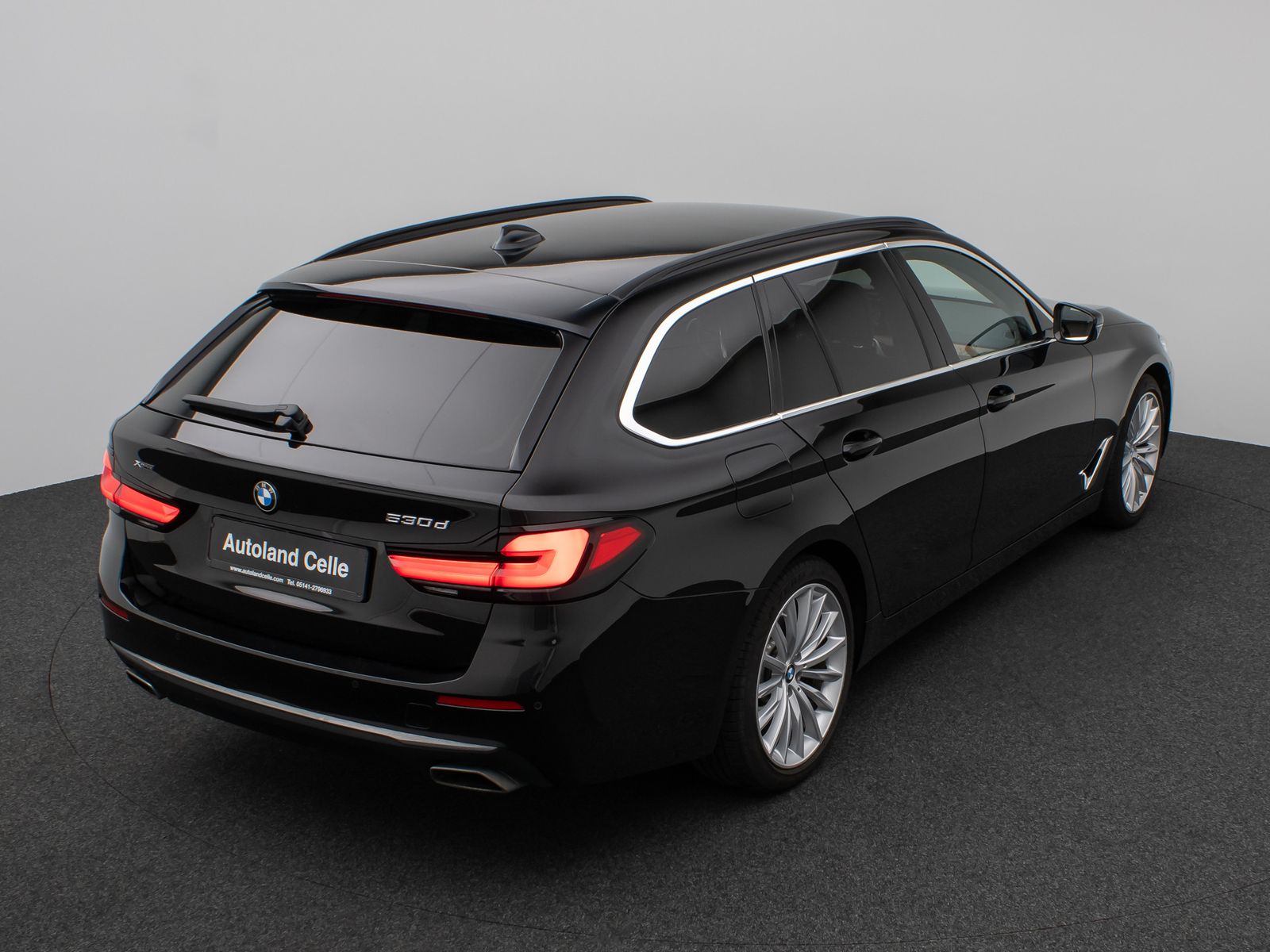 Fahrzeugabbildung BMW 530d xD Luxury Line Laser HUD DAB H/K AHK 19Zoll