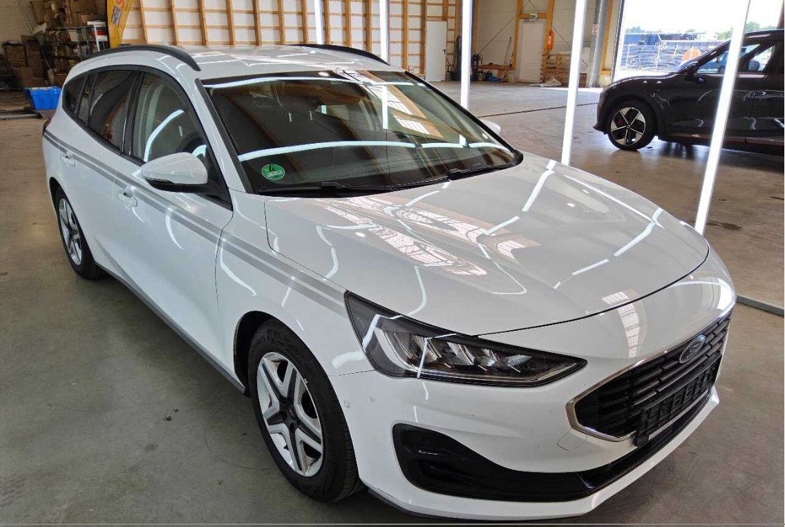 Fahrzeugabbildung Ford Focus Tur 1.5d AT8 C&C LED/ACC/NAVI/SHZ/AHK/8Fa