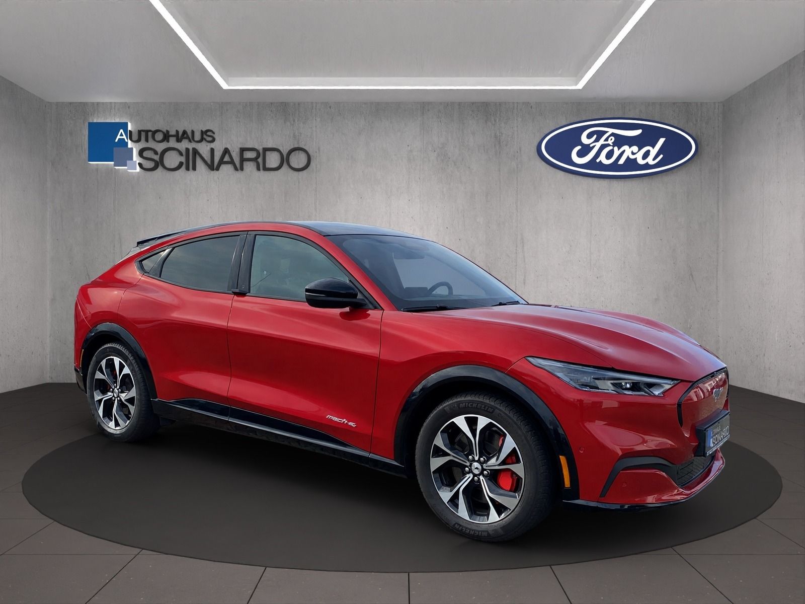 Ford Mustang Mach-E Premium 75kWh AWD PANO/360°/NAVI imagem 2