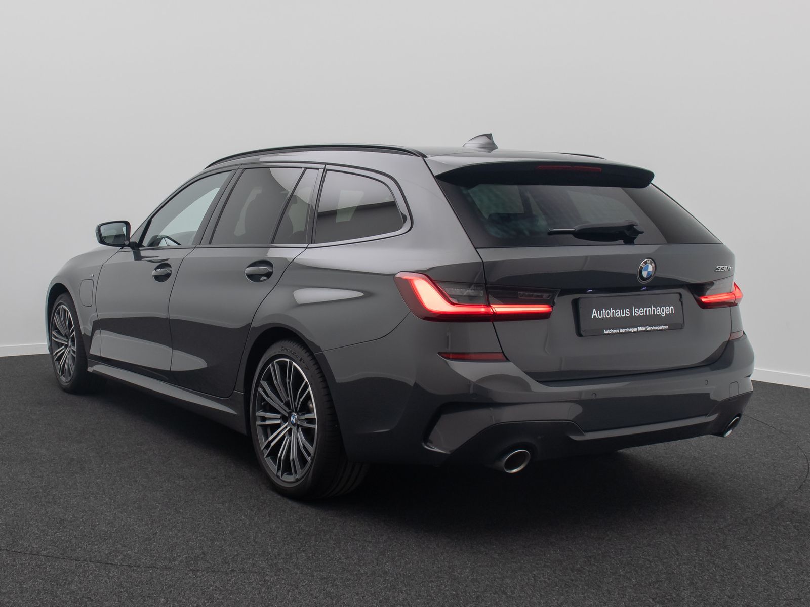 Fahrzeugabbildung BMW 330e M Sport DAB HiFi Komfort Individual 18Zoll