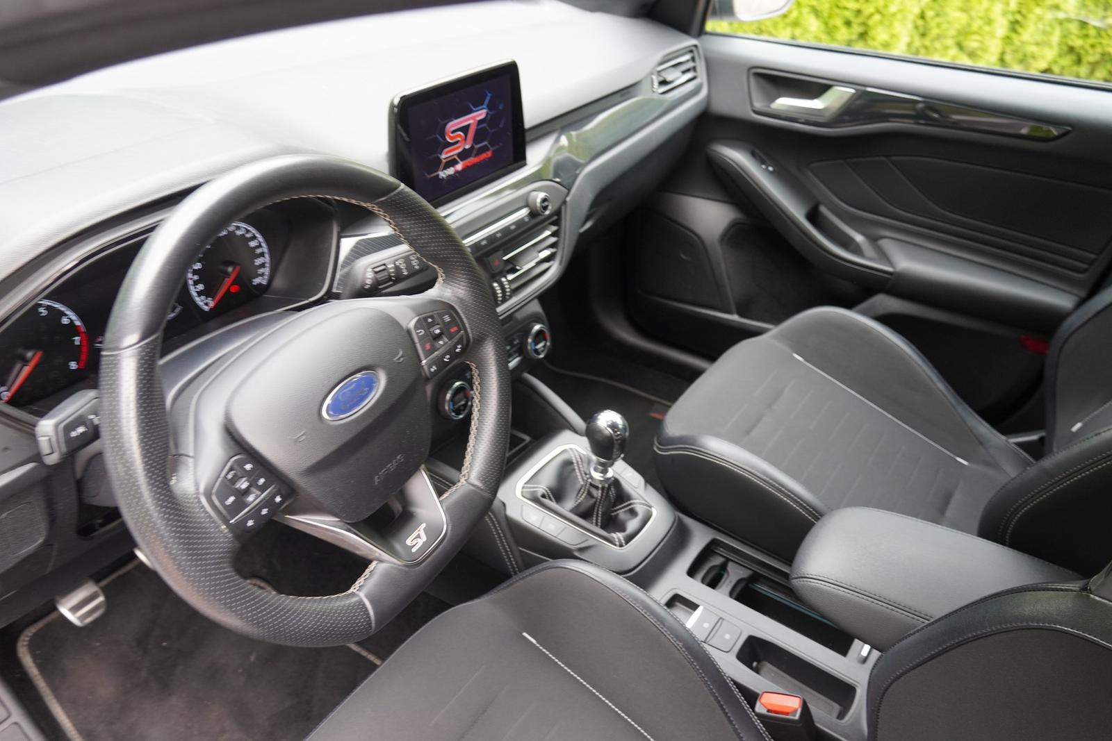 Ford Focus Turnier 2.3 EcoBoost ST LED Navi DAB PDC