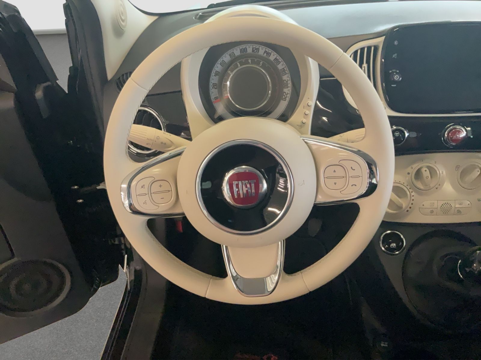 Fahrzeugabbildung Fiat 500 Dolcevita + Ganzjahresreifen