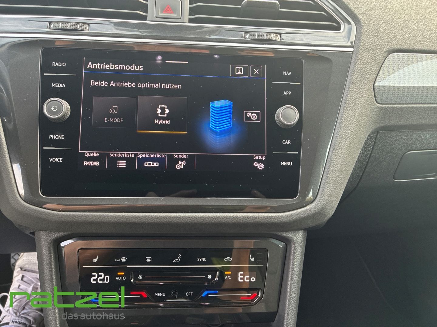 Fahrzeugabbildung Volkswagen Tiguan Life 1.4 eHybrid DSG AHK-klappbar Navi