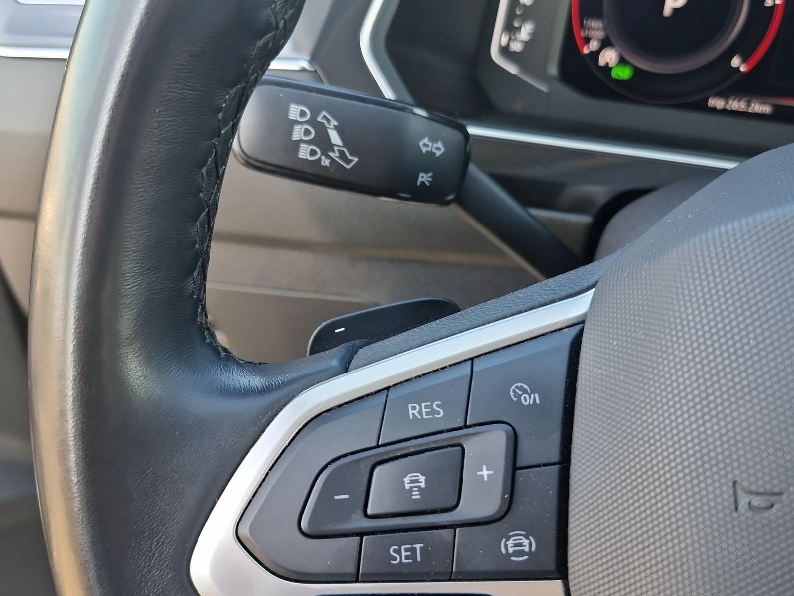 Fahrzeugabbildung Volkswagen Tiguan L 2.0 TDI AHZ MATRIX DSG 4x4 Keyless SH