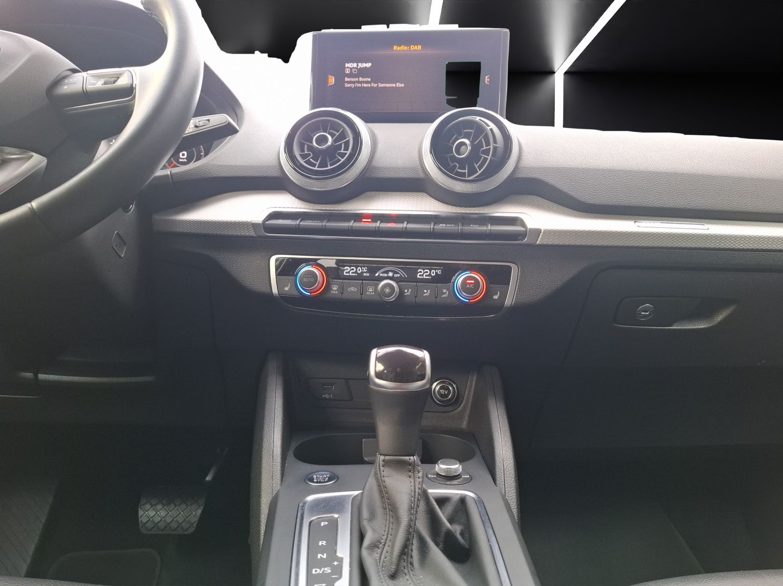 Fahrzeugabbildung Audi Q2 35 TFSI advanced S-tronic LED Navi AVC ACC RF