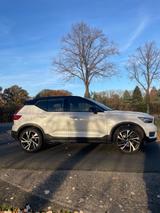 Volvo XC40 T4 R Design Geartronic R Design - Volvo Gebrauchtwagen in Hamburg