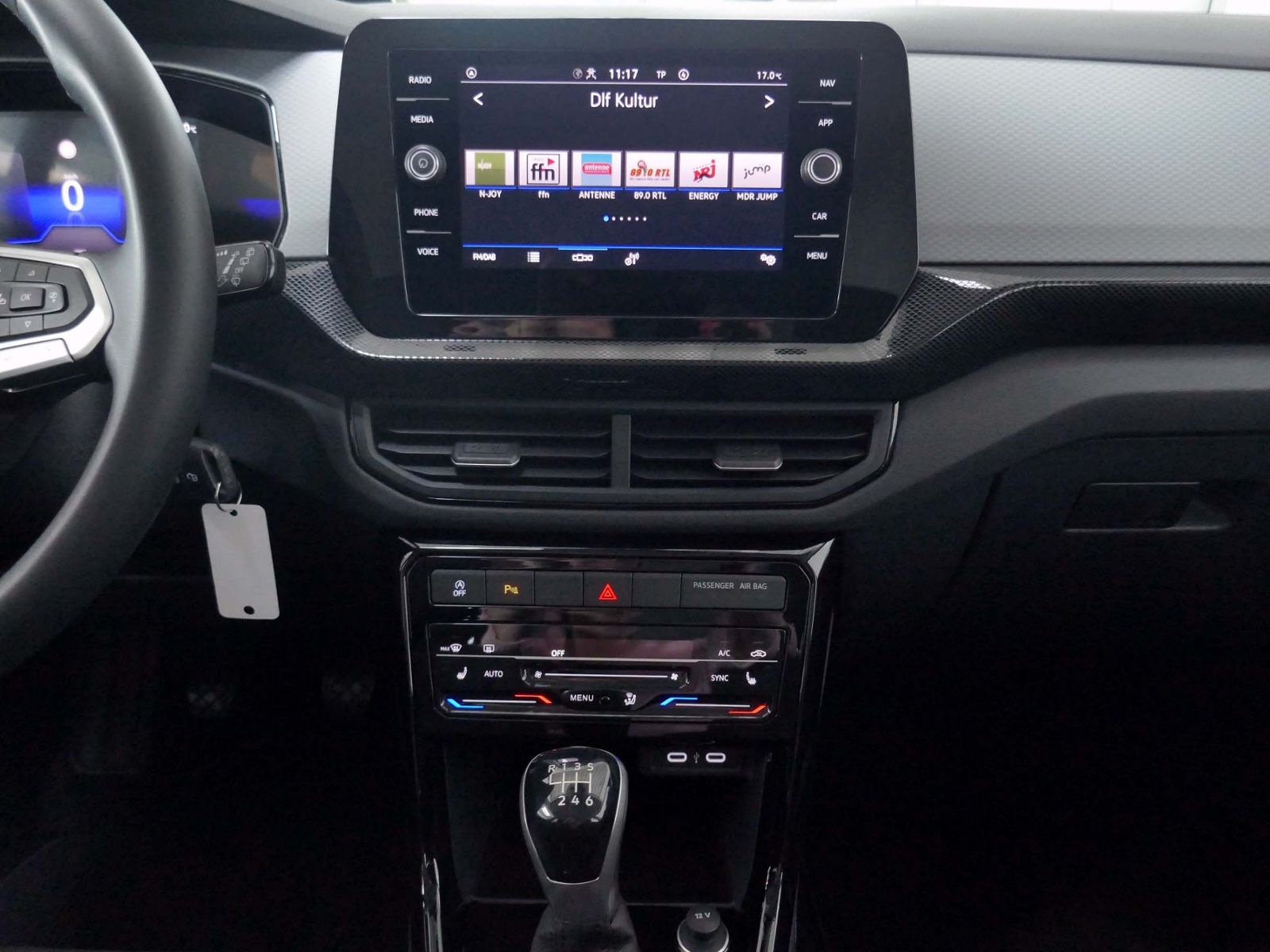 Fahrzeugabbildung Volkswagen T-Cross Life 1.0 TSI | LED PDC ACC App