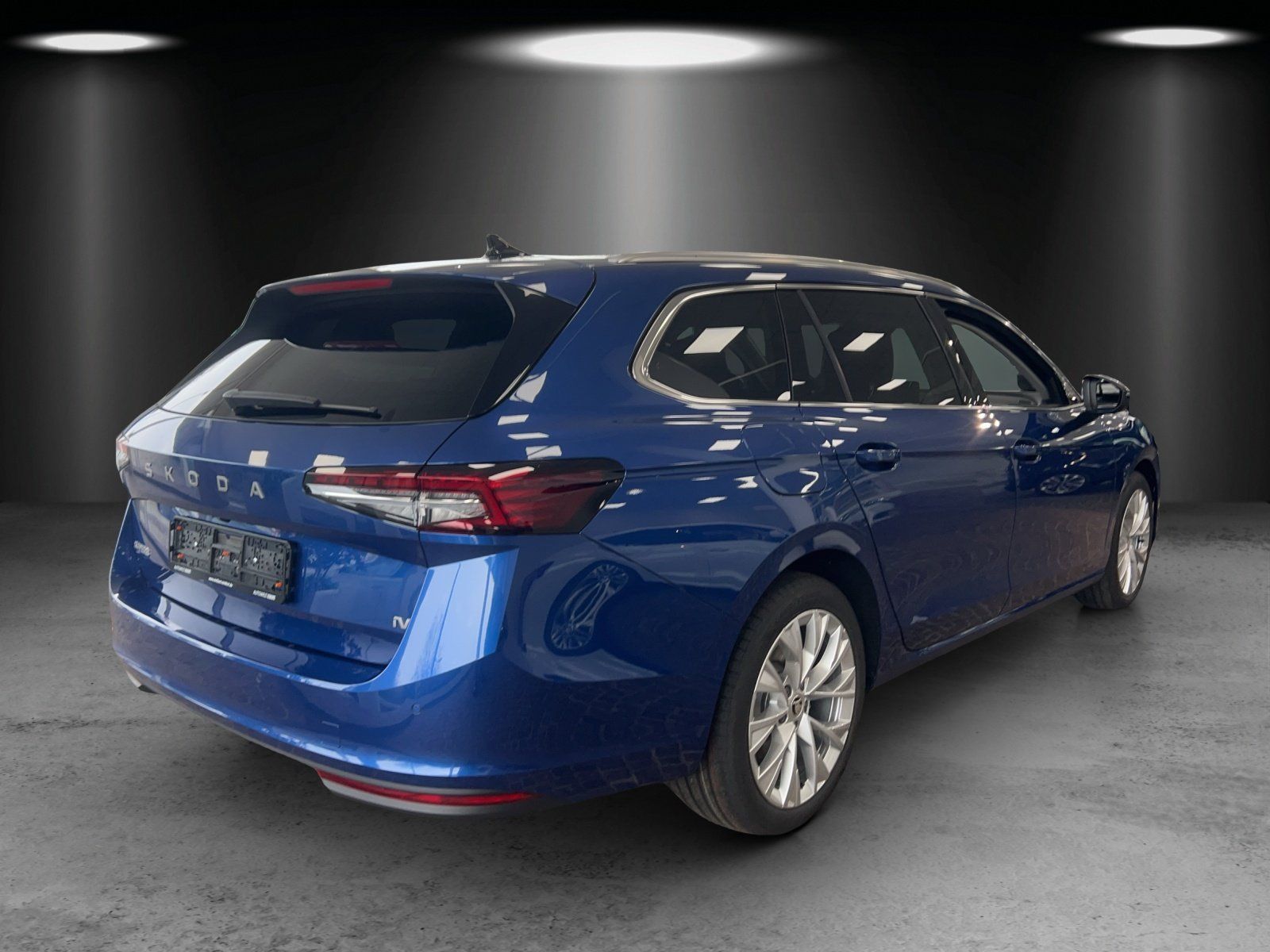 Fahrzeugabbildung SKODA Superb Combi Selection 1,5 TSI iV 150 kW DSG