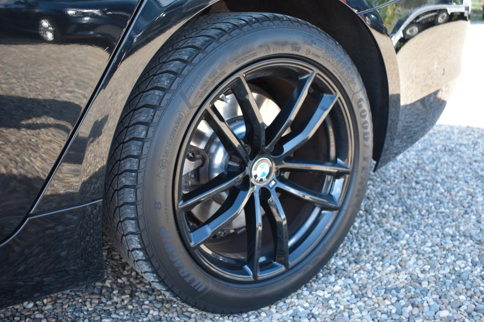 Fahrzeugabbildung BMW 530i Touring xDrive AHK Panorama LED Kamera
