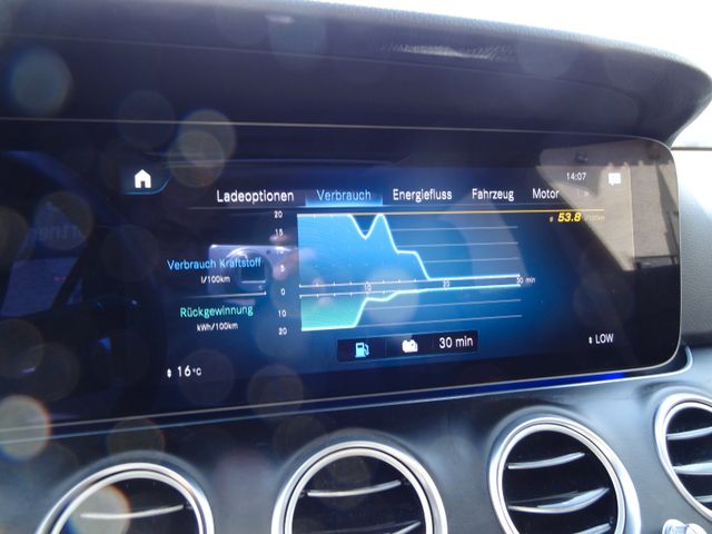 Fahrzeugabbildung Mercedes-Benz E 300 de/AMG/Pano/Widesreen/AHK/Leder/