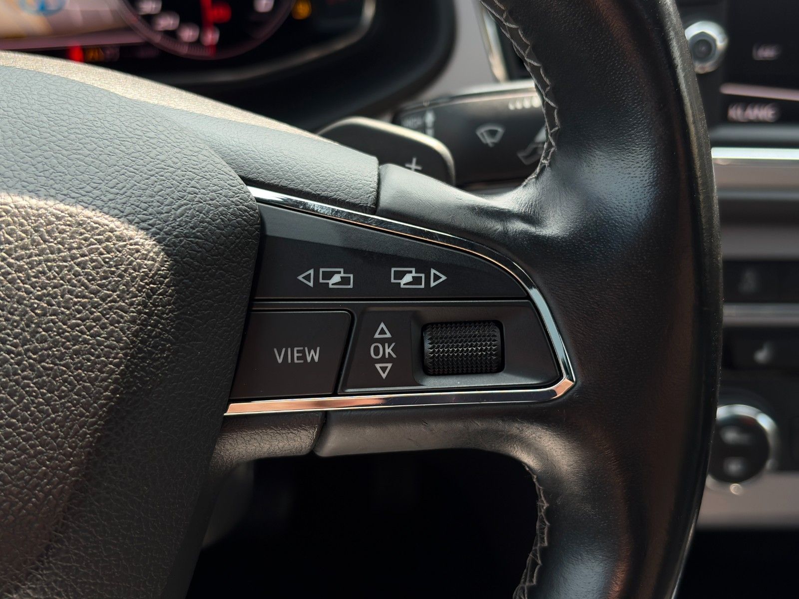 Fahrzeugabbildung SEAT Leon ST 1.5 TSI DSG Xcellence CarPlay PANO CAM
