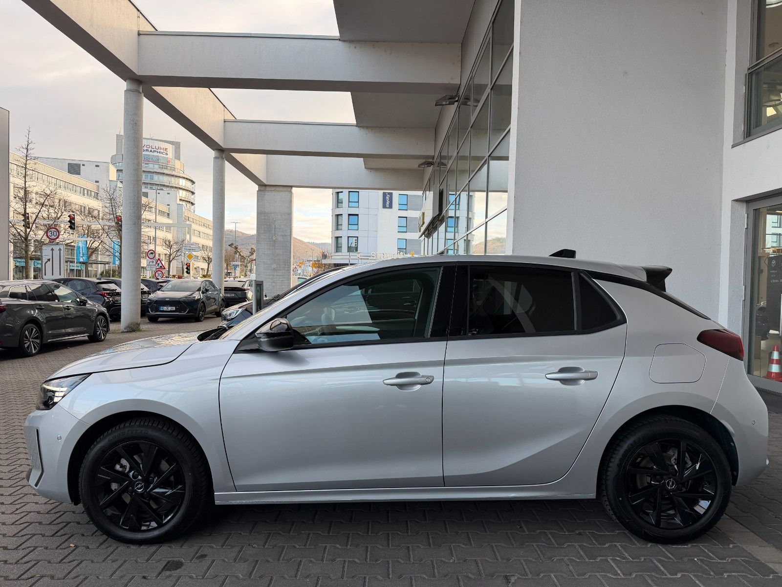 Fahrzeugabbildung Opel Corsa F 1.2 Turbo GS KlimaA,LED,Navi,SHZ,ACC,PDC
