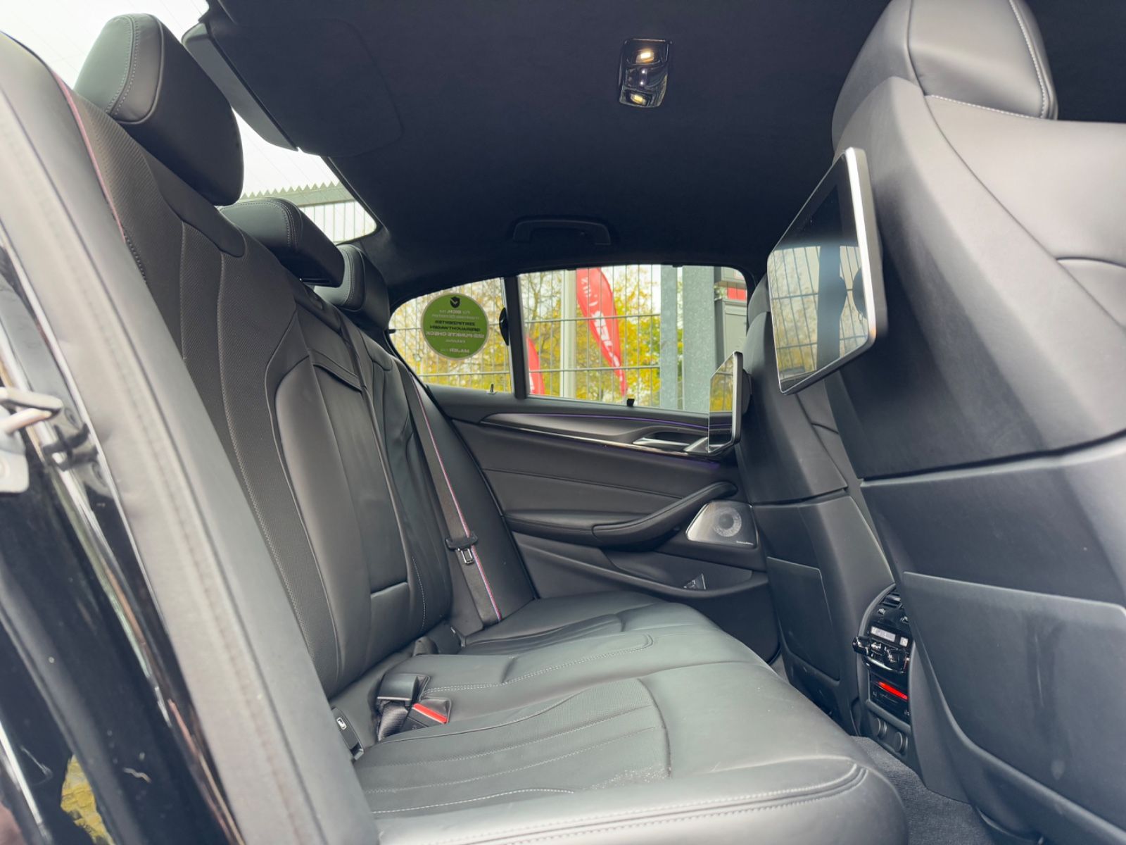 Fahrzeugabbildung BMW M5 Baureihe M5 Lim.*MASSAGE*CARBON*HEAD-UP*LED