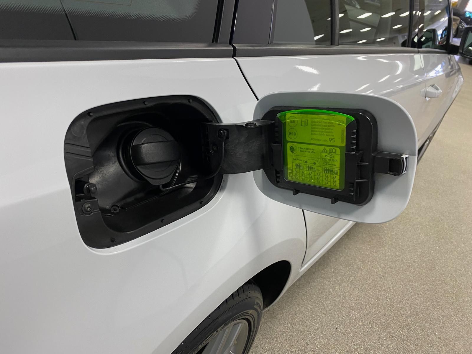 Fahrzeugabbildung SKODA Octavia Ambition 1.5 TSI APP+KLIMA+PDC+SITZHEIZ+