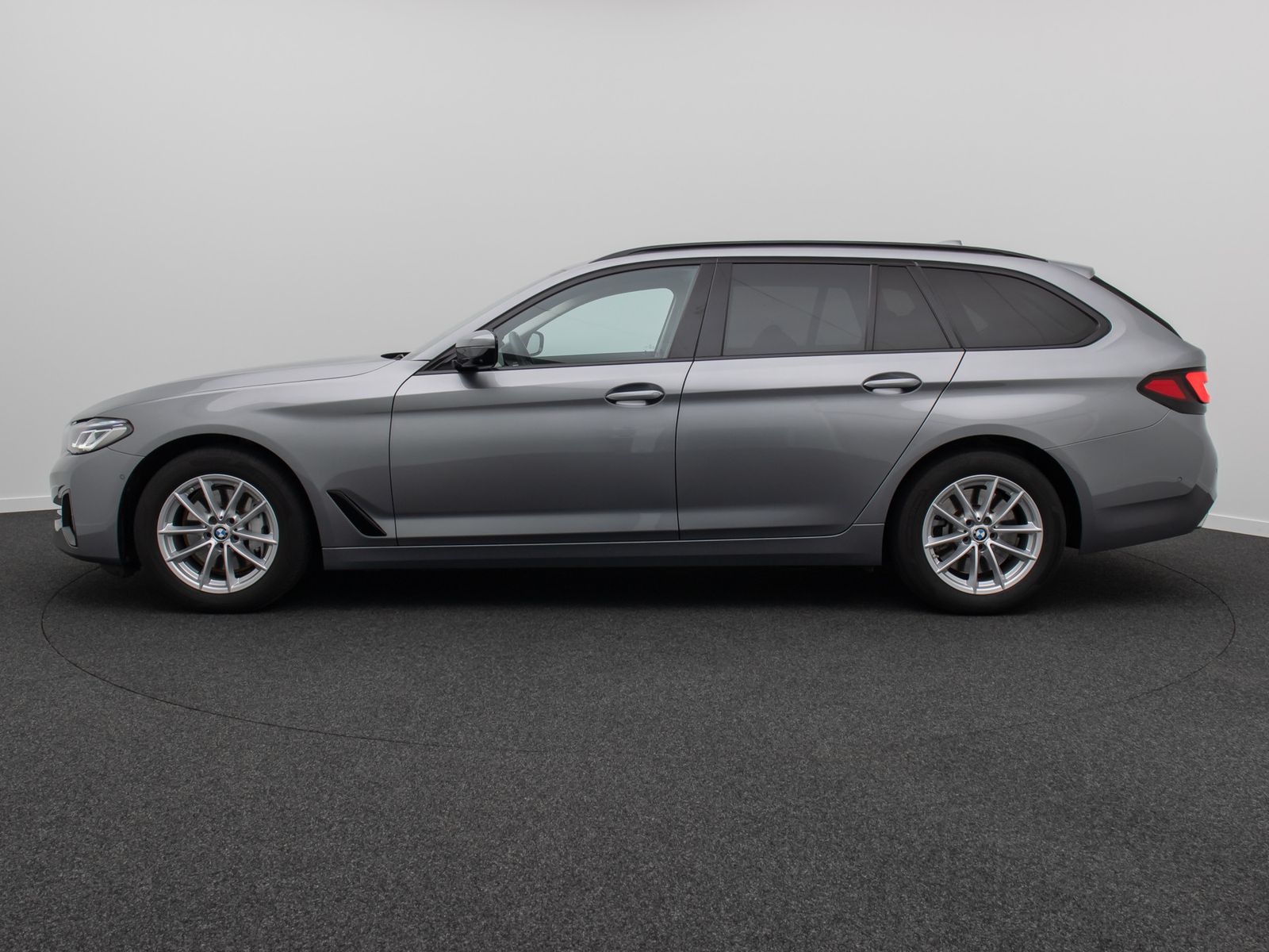 Fahrzeugabbildung BMW 530d Panorama Laser HUD 360&deg; DAB Leder Komfort