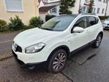 Nissan Qashqai Tekna 1.Hand*AHK*PANO*360Kam*Leder*18ALU - Nissan Qashqai mit Benzin-Antrieb: Limousine