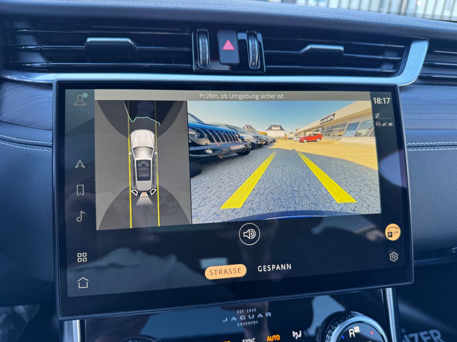 Fahrzeugabbildung Jaguar XF Sportbrake R-Dynamic SE AWD/PANO/KAM/MERIDIAN
