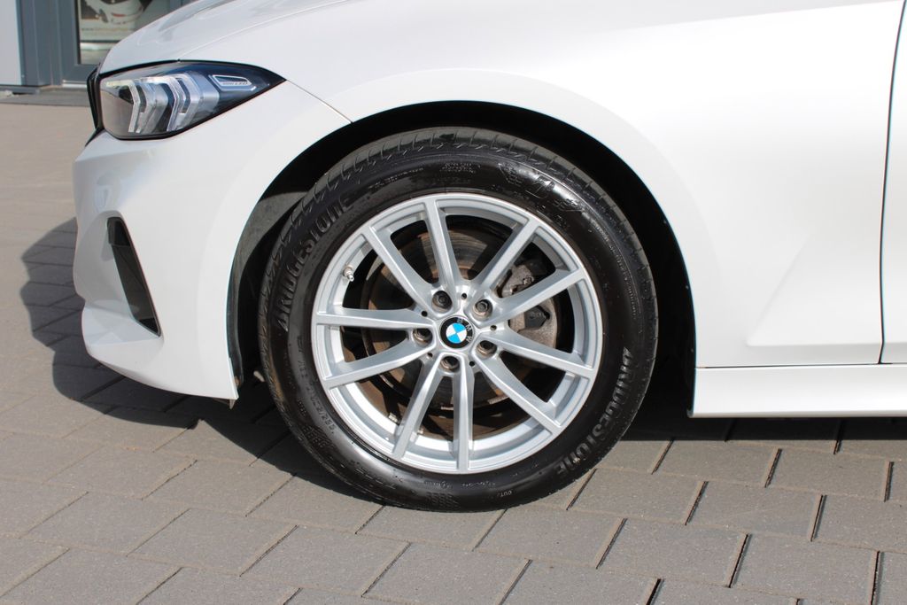 BMW 320d xDrive Touring AUT NAVI LED SHZ LIVE COCKPI