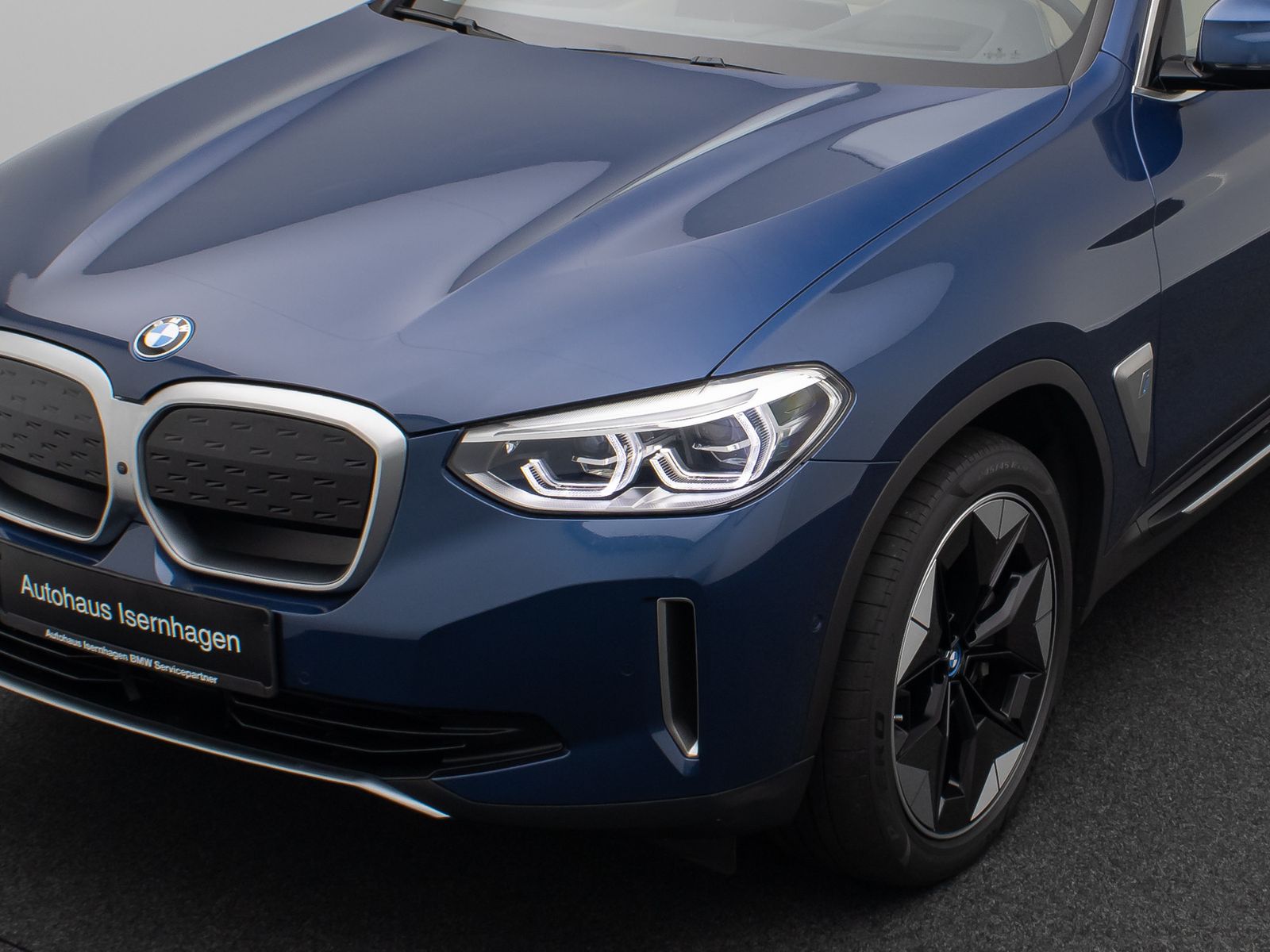 Fahrzeugabbildung BMW iX3 Impressive 360° ACC H/K Komfort DAB AHK 20"