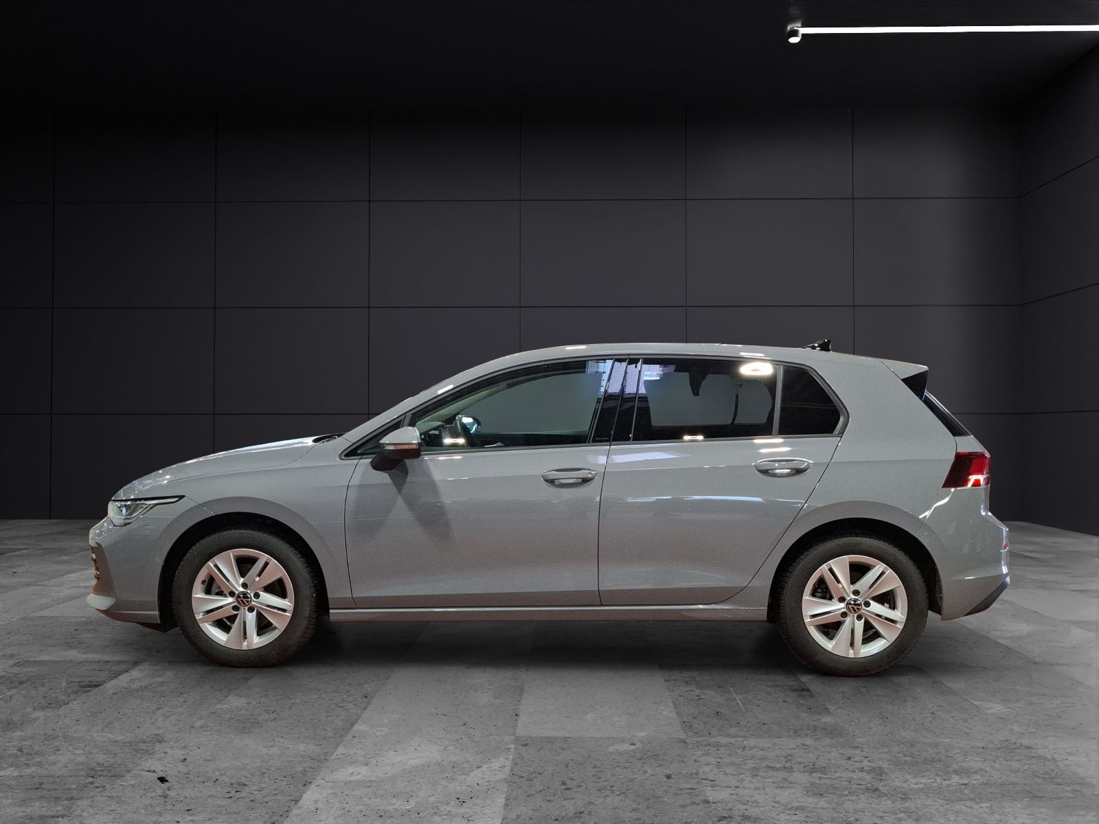 Fahrzeugabbildung Volkswagen Golf VIII TSI Life LED CarPlay AID ACC RFK SHZ