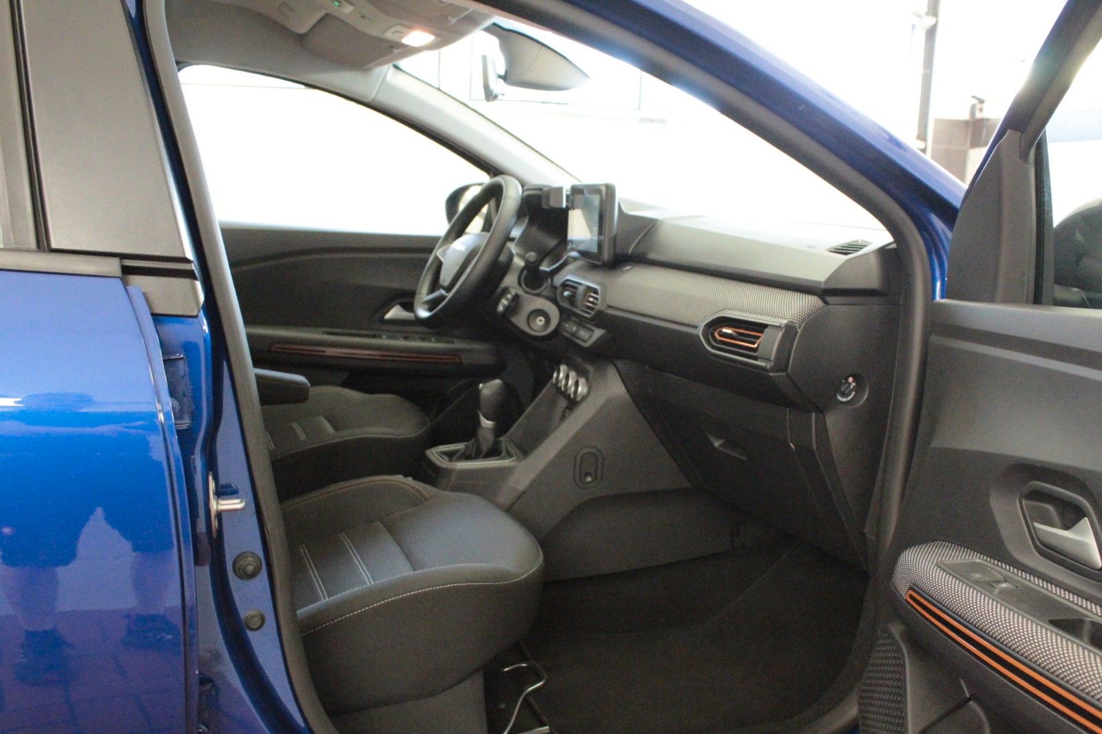 Fahrzeugabbildung Dacia Sandero Stepway TCE 90  CVT Automatik