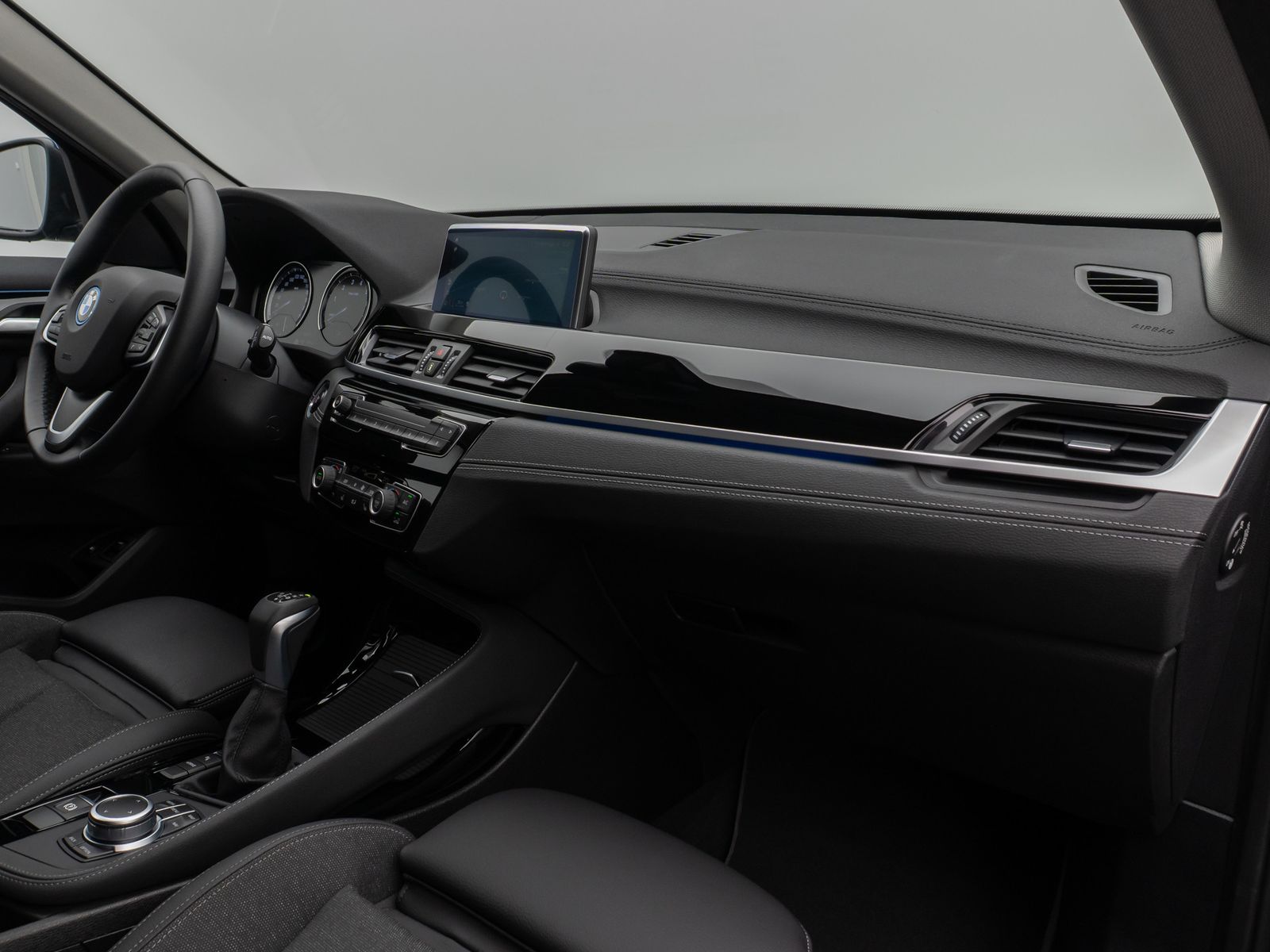 Fahrzeugabbildung BMW X1 xD25e Sport Line Kamera DAB Geschwindigkeitsr