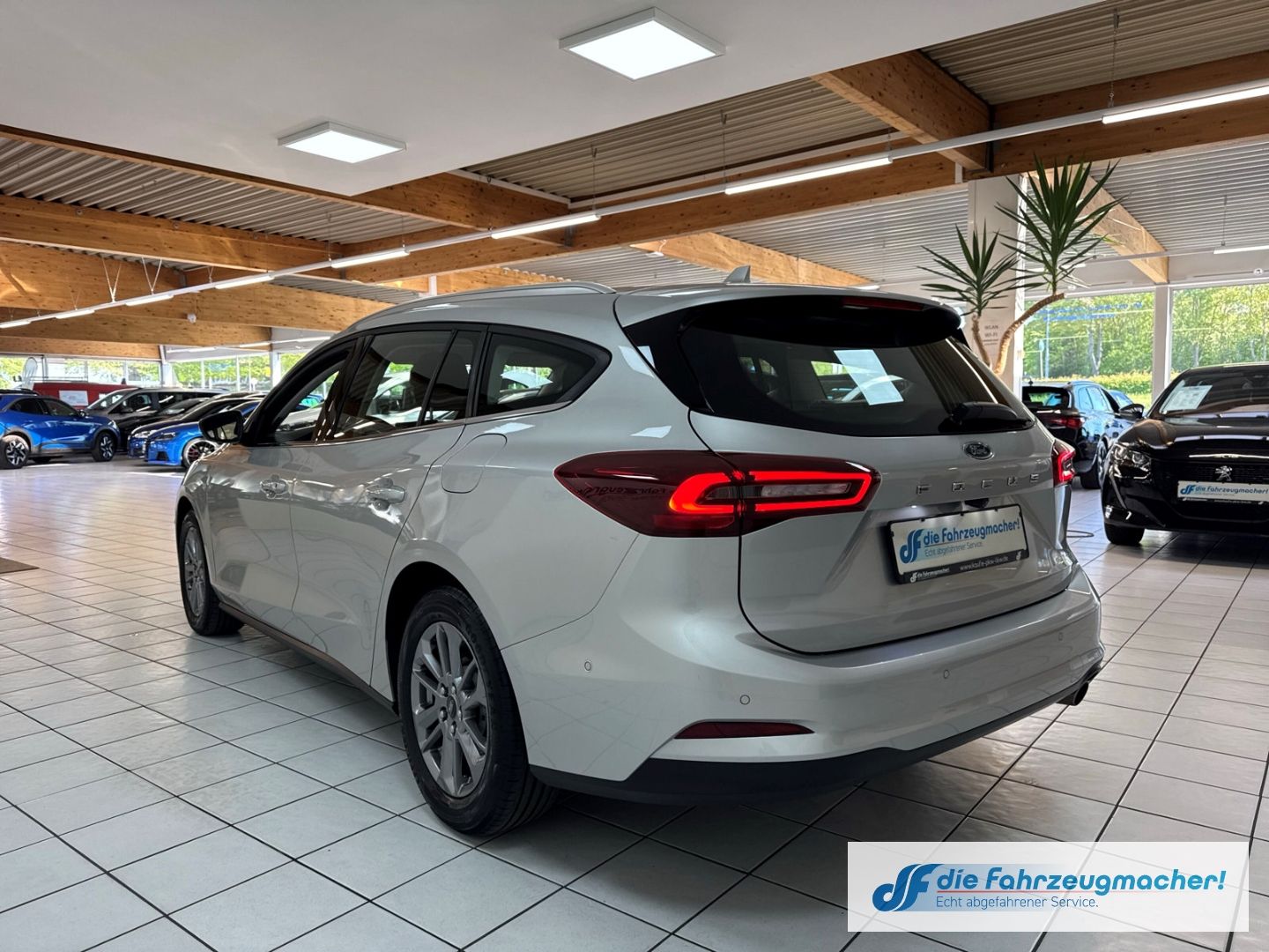 Fahrzeugabbildung Ford Focus Turnier Titanium Navi LED ACC El. Heckklap