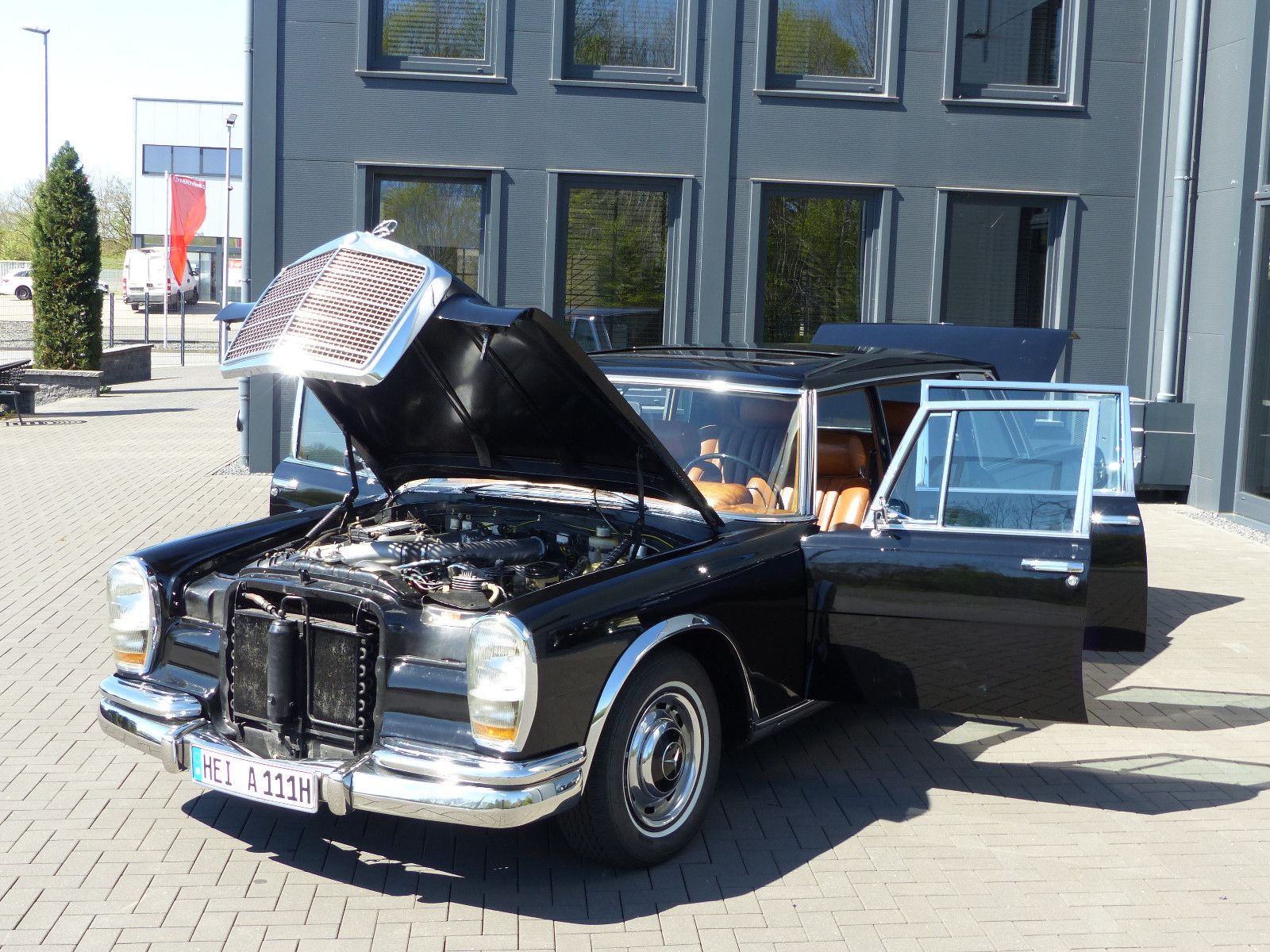 Fahrzeugabbildung Mercedes-Benz 600