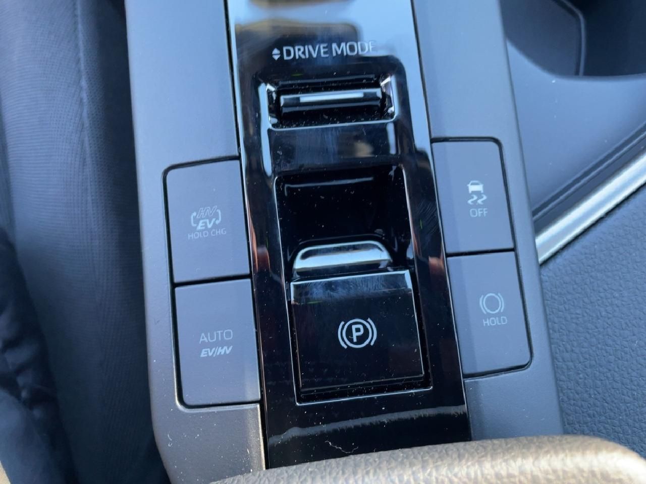 Fahrzeugabbildung Toyota Plug-In Hybrid 2,0 l FWD Teamplayer+technik-Pak