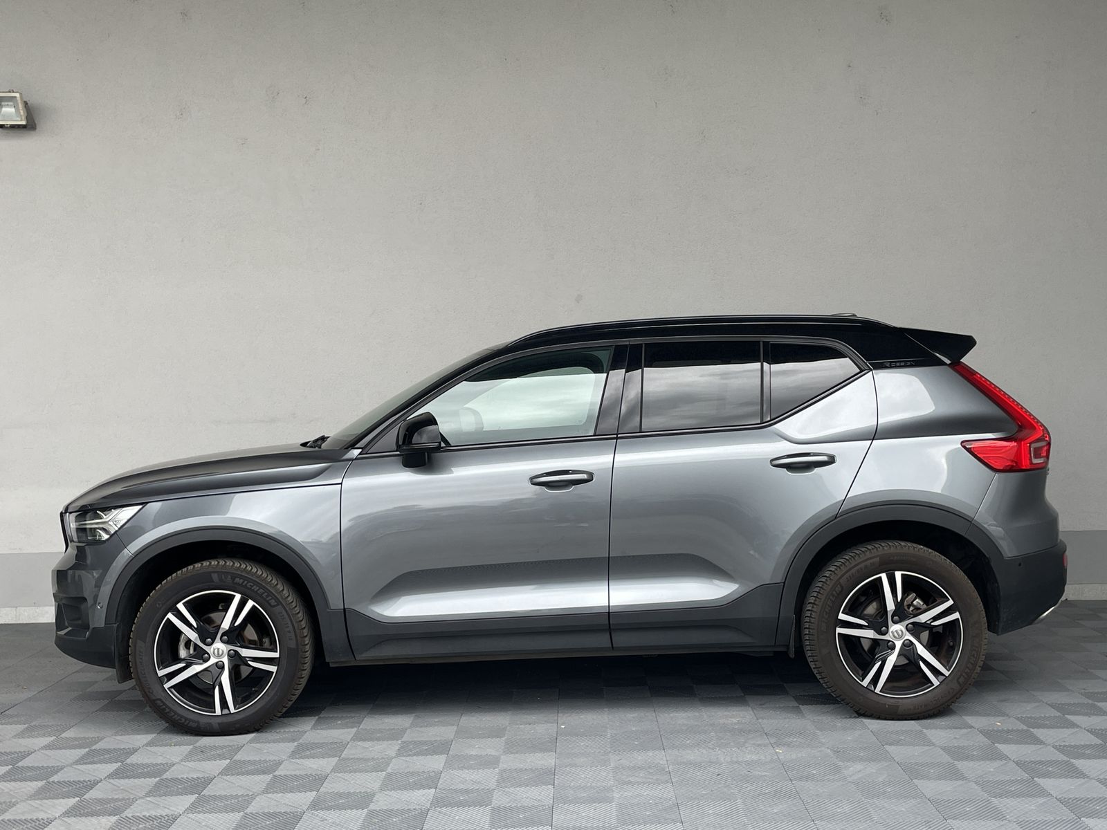 Volvo XC40 R-DESIGN 2WD NUR 23.180KM R.KAM NAVI LED foto 5
