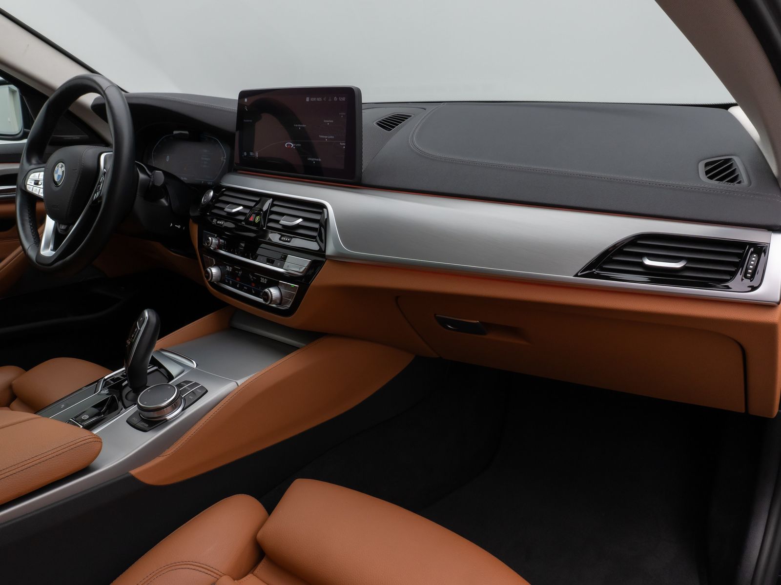 Fahrzeugabbildung BMW 520d xD LuxuryLine Panorama Laser TV HUD DAB H/K