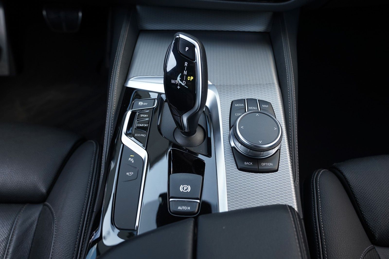 BMW 540 i M Sport Navi Prof-LED-360-Komf Sitz- HiFi foto 19