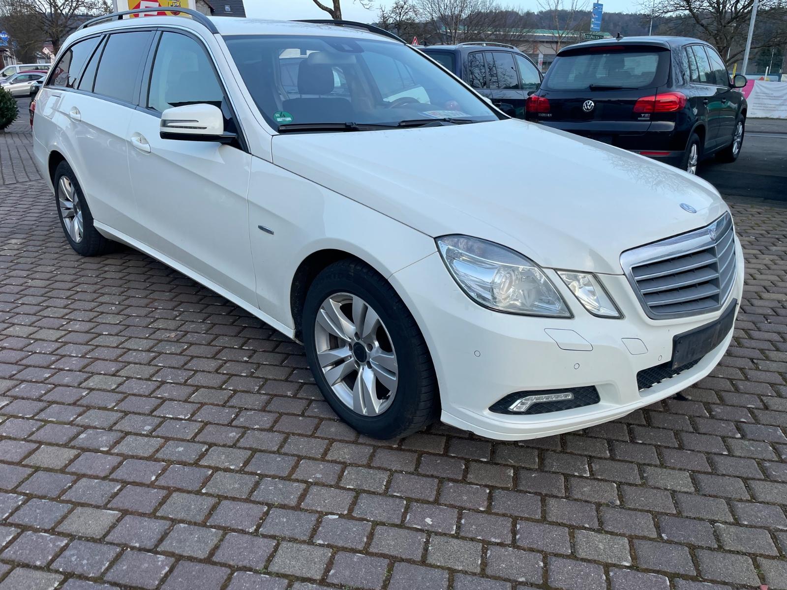 Mercedes-Benz E 220 E T-Modell E 220 CDI BlueEfficiency